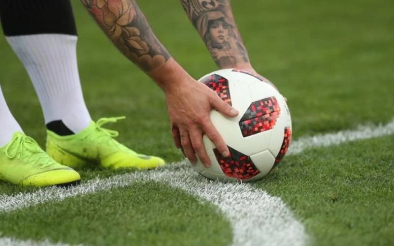 ΥΠΟΙΚ: Μειώνεται η φορολογία στα συμβόλαια ποδοσφαιριστών και καλαθοσφαιριστών